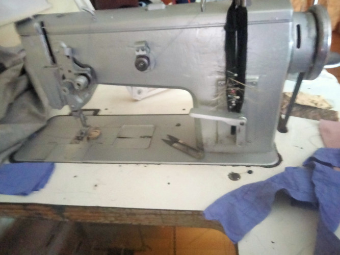 Продам швейні машини 