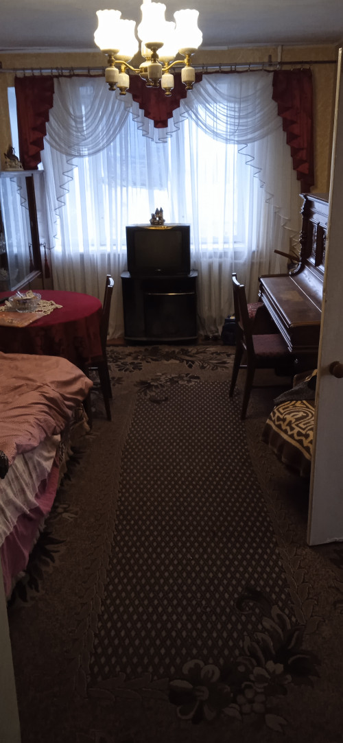Сдается 2 комнатная квартира в Александровском районе 