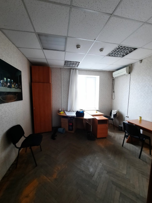 Оренда  офиса початок пр.Правда(Слобожанський),13 кв.м. 