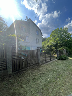 Продаж будинку у Брюховичах