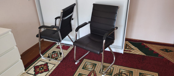 Продам 2 стильні крісла в ідеальному стані