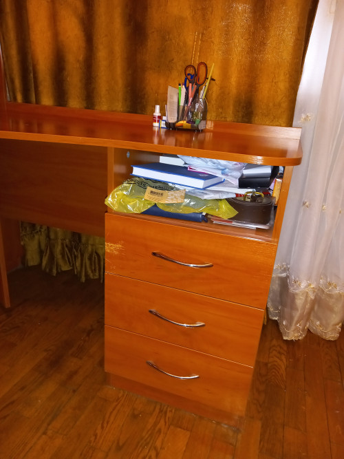 Продам шафу з вбудованим письмовим столом для дитячої кімнати маленьке фото 3