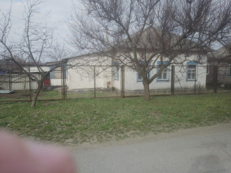 Будинок на березі Дніпра