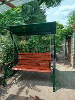 Продам садовую качелю