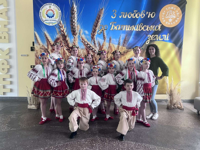 Дитяча студія Народного ансамблю танцю "Ровесник" фото 2