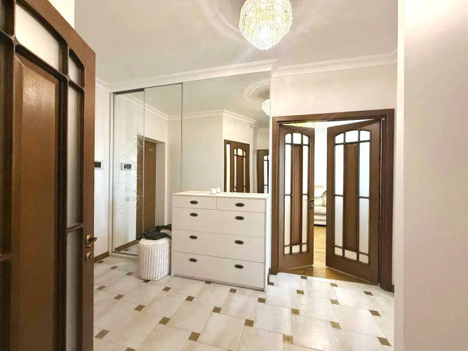 Квартира з краєвидами на Taryan Towers та Новопечерські Липки фото 8
