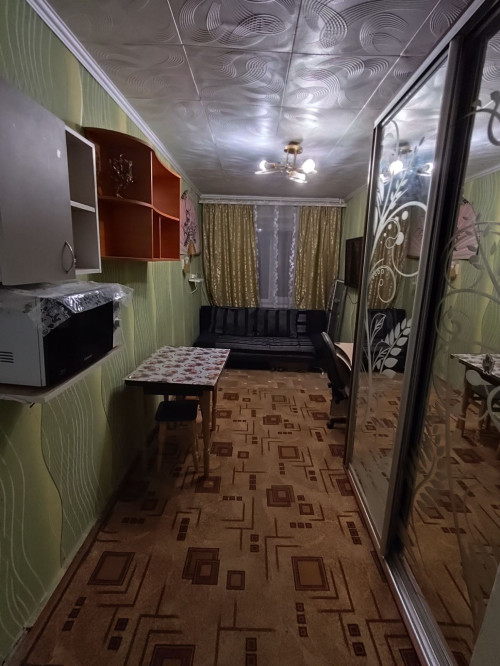 Здам кімнату на проти ринку ХТЗ.ціна 2000+ світло.+380978857069 фото 3