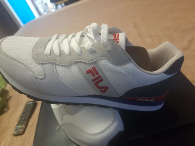 Фирменные кроссовки FILA 44р 