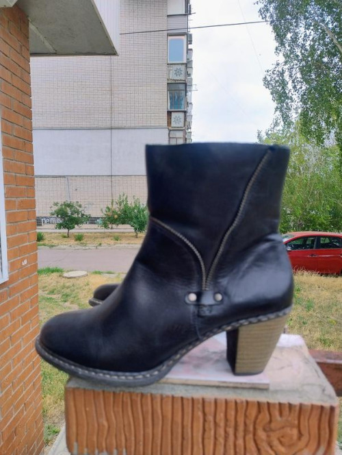 Шкіряні ботильони на утеплювачі Rieker фото 4