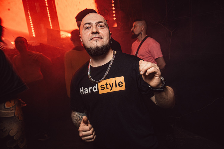 DJ | Караоке | Живий вокал | Виїзне музичне оформлення подій фото 3