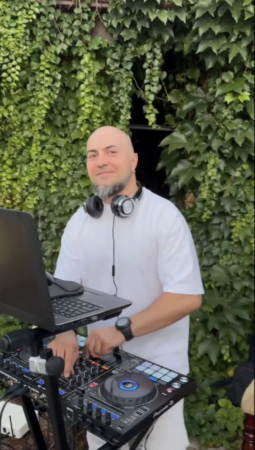 DJ | Караоке | Живий вокал | Виїзне музичне оформлення подій фото 4