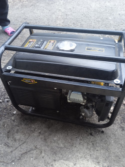 Продам генератор кентавр на 3кВт мідна обмотка комбінований газ-бензин