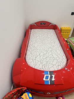 Кровать дитяча( машина ) +матрас