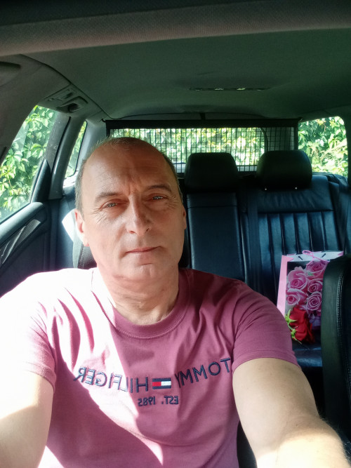 Майстер по оздобленню помешкань, ремонт та будівництво. 