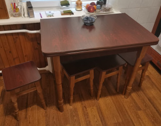 Продам комплект стіл+стільці