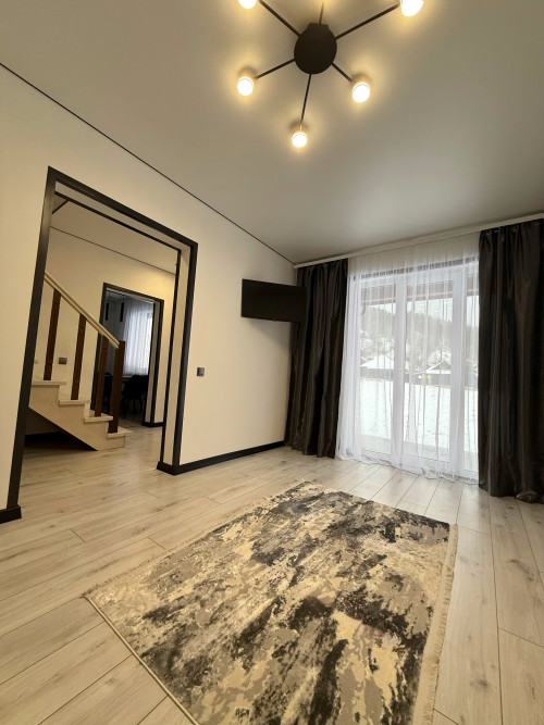 Здається комфортний будиночок! На довгостроковий термін! 