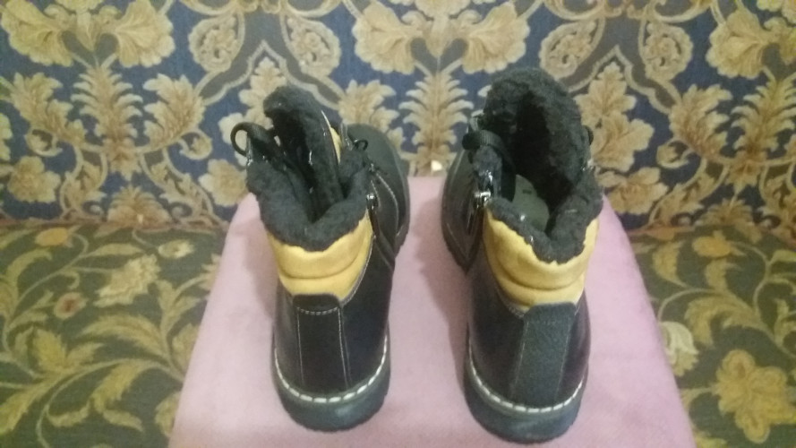 Ботинки зимние на мальчика. фото 2