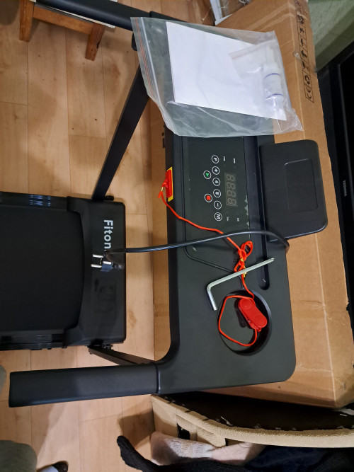 Продам новую беговую дорожку фото 2