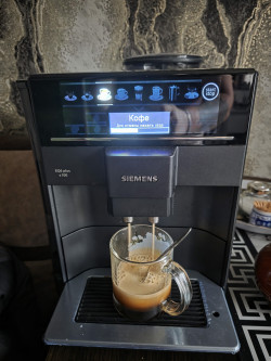Продам кофе машину, делает много вкусного кофе,в зернах, молотый с мол