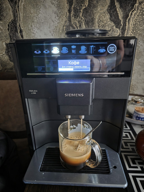 Продам кофе машину, делает много вкусного кофе,в зернах, молотый с мол 