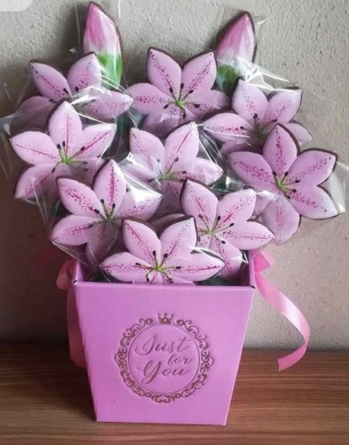 Святкові пряники до 8 Березня фото 4