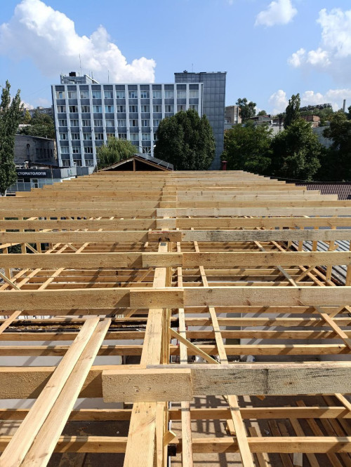 Кровельщики ремонт крыш мелкий и капитальный фото 2