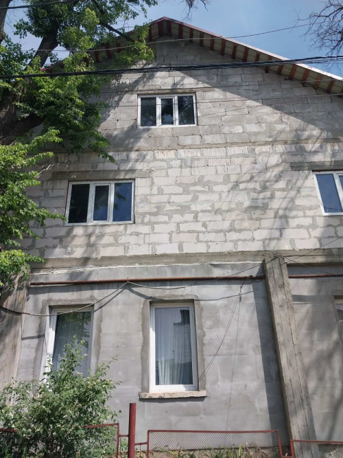 Продається 1/2 будинку для тих, хто шукає простір для життя та можливі фото 2