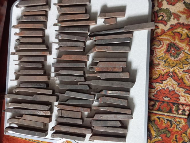 Продам різці токарні 