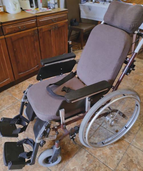 Кресло-коляска инвалидное 