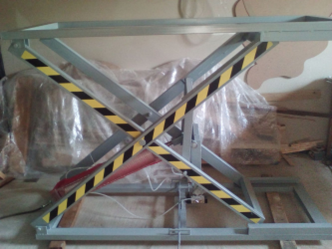 Пневматичний стіл для оббивки м'яких меблів фото 2