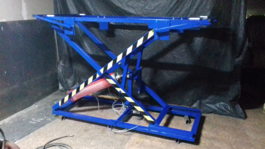 Пневматичний стіл для оббивки м'яких меблів фото 4