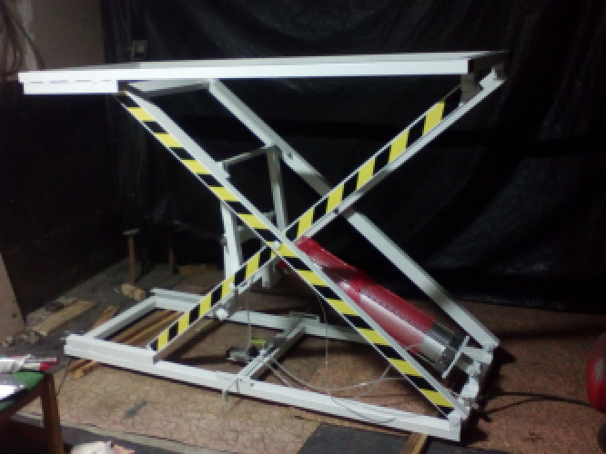 Пневматичний стіл для оббивки м'яких меблів фото 5