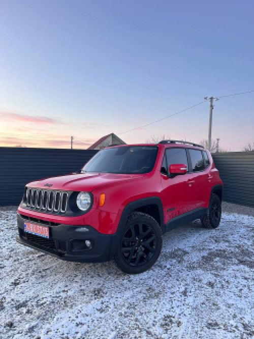 Jeep Renegade червоного кольору 