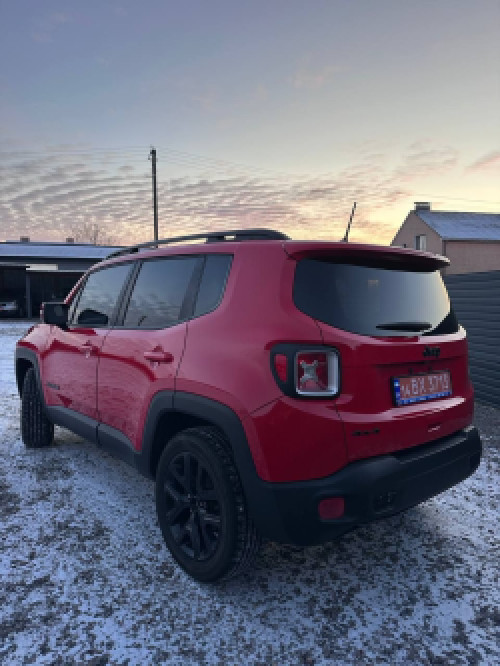 Jeep Renegade червоного кольору фото 2