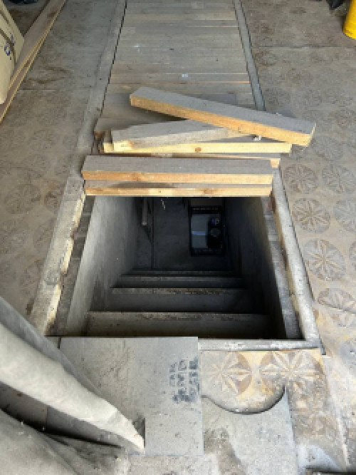 Продам  капитальный гараж в Запорожье , район космос . фото 3