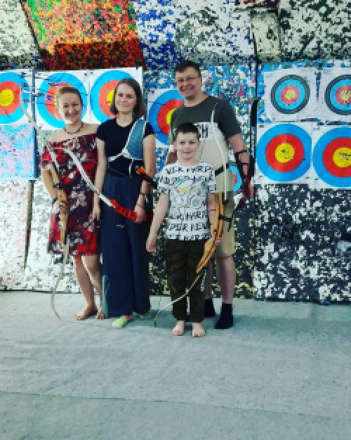 Сімейний відпочинок у Києві — стрільба з лука для дітей і дорослих 