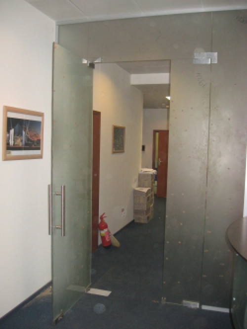 скляні двері, вхідні скляні двері фото 4