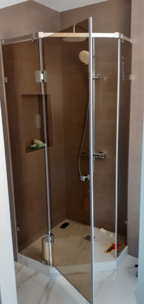 душові перегородки, душові кабіни 