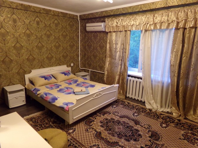 4-комнатная квартира в Киеве. Центр. Метро. Помесячно или посуточно фото 23