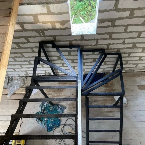 Каркаси сходів (лестніц) Недорого Зіг-заг, монокосоур 