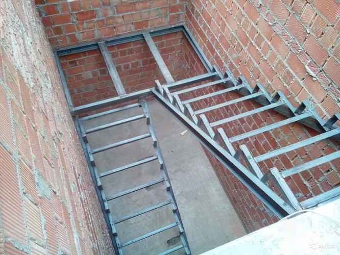 Каркаси сходів (лестніц) Недорого Зіг-заг, монокосоур фото 2