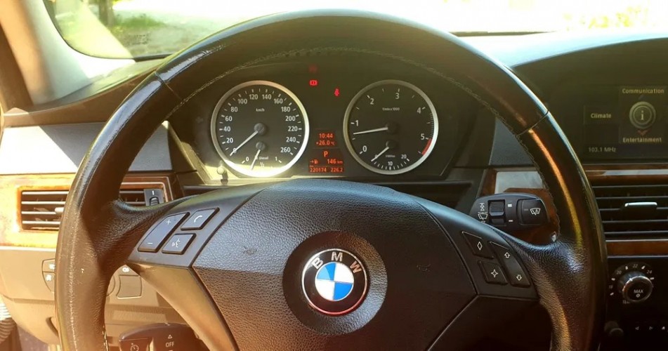 Продам BMW 525 универсал фото 4